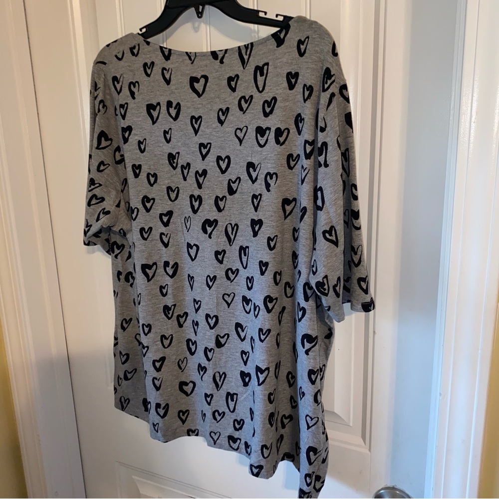 H&M womens top gray with black hearts Size 3XL boho 3/4 sleeves excellent G